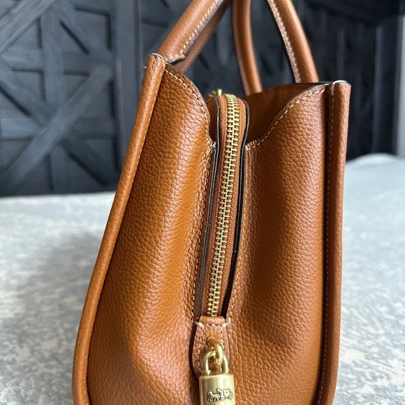 COACH Brooke Carryall 28 (Burnished Amber) - Picture 4 of 11